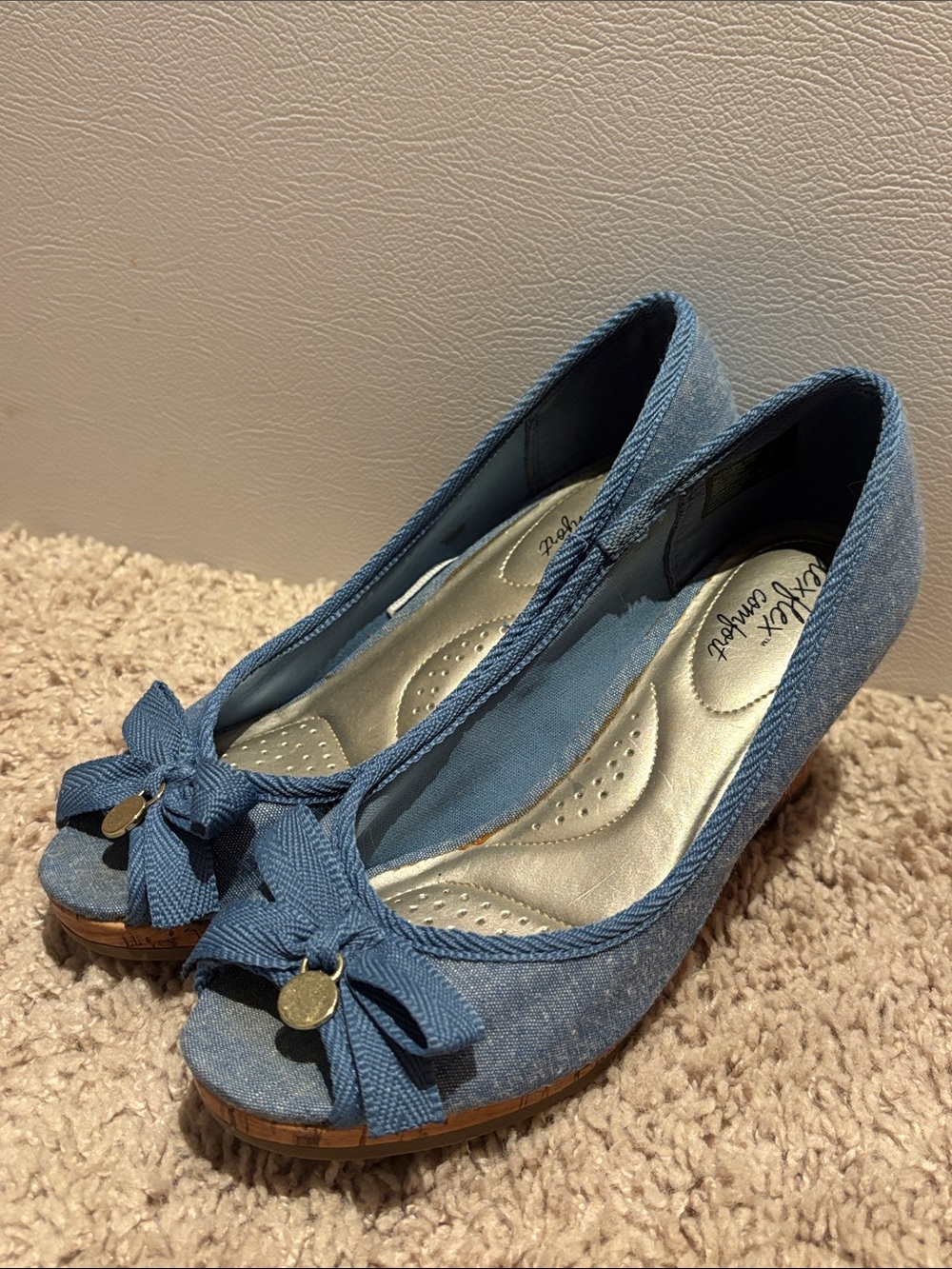 Dexflex Comfort Denim Blue Peep-Toe Wedge Heels with Bow Accent Size 5